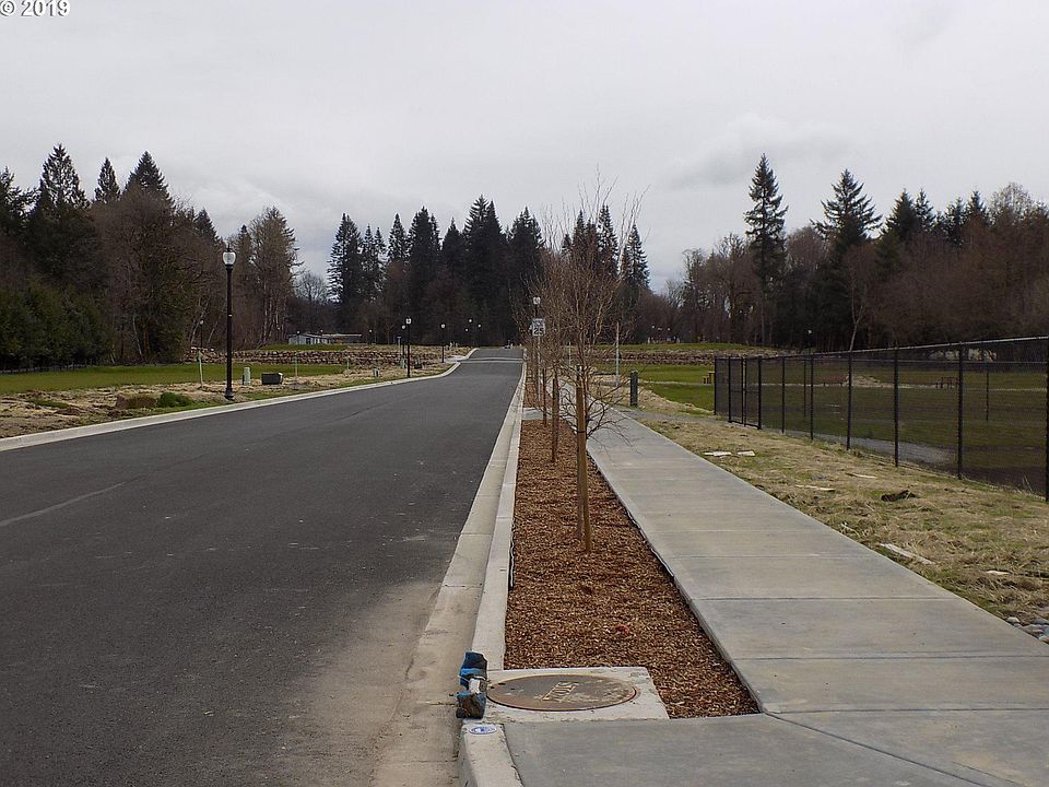 2nd image of NE 28th St #1