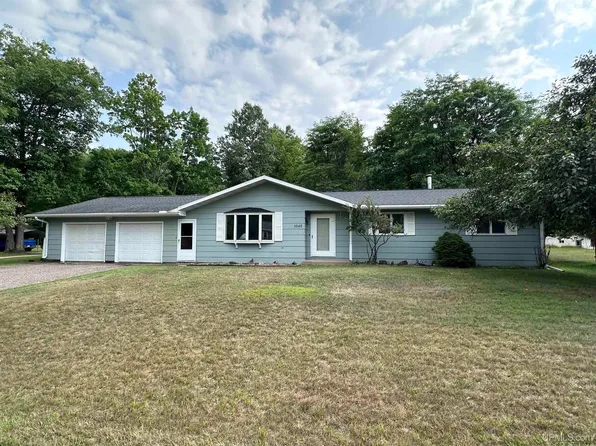 1045 Superior Ave, Kingsford, MI 49802