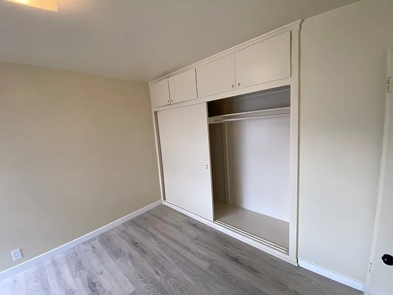 5712 N Charlotte Ave — Photo 2