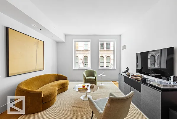 Living room, photo 2