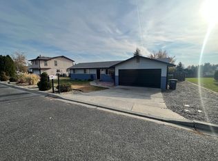 413 Merrick Ave, Sunnyside, WA 98944