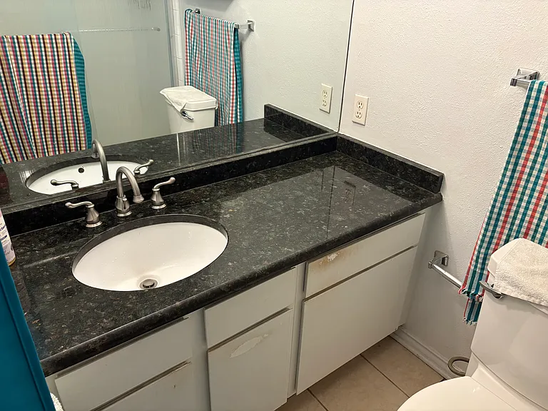 901 Roaring Springs Rd — Photo 3