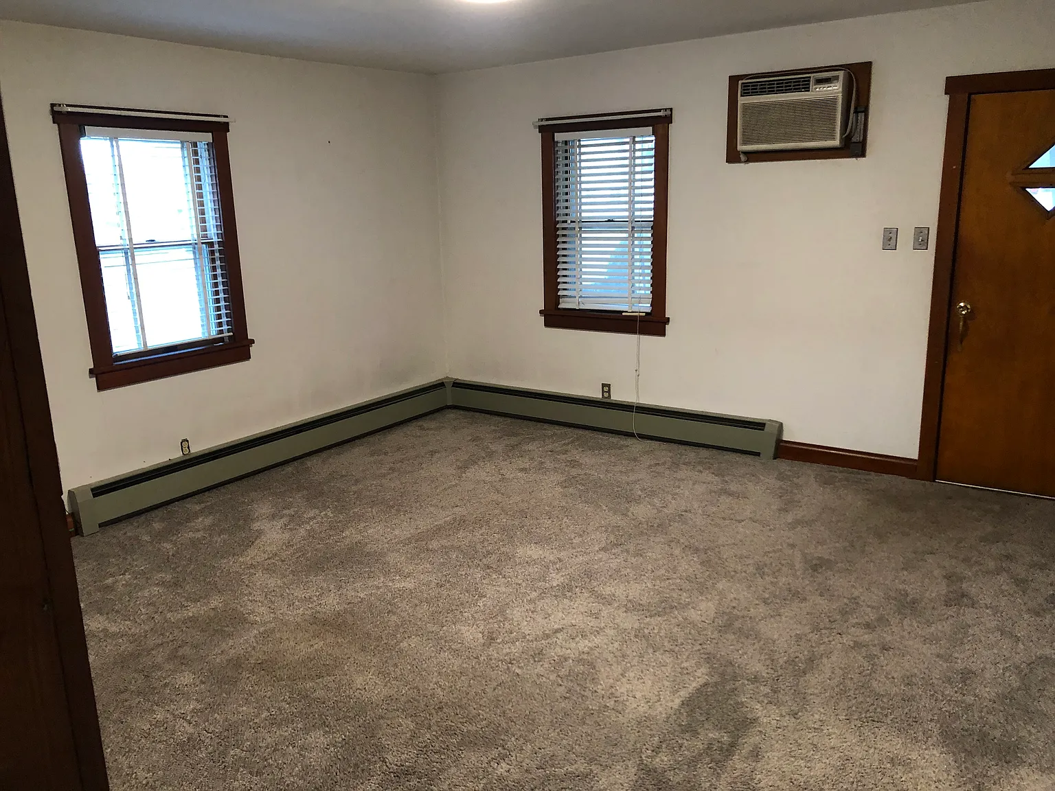 537 N Derr Dr — Photo 4