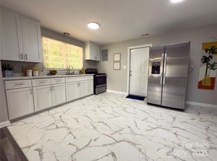 2114 Connelly Springs Rd, Lenoir, NC 28645