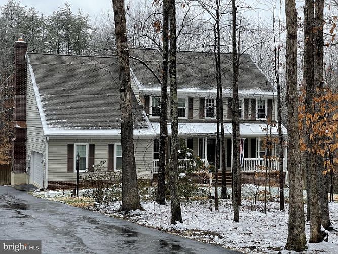 1st image of 31 Nottingham Dr