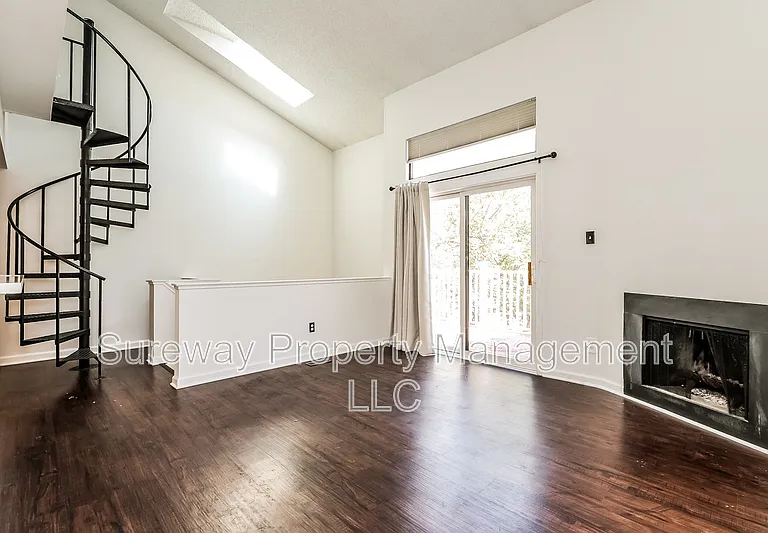 806 Gregorys Way — Photo 5