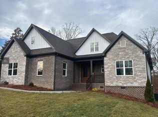 523 Kashaya Ln, Soddy Daisy, TN 37379