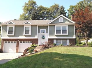 776 Greenhaven Dr, Bethel Park, PA 15102