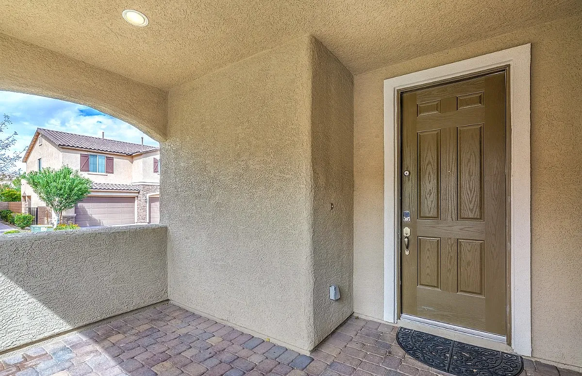 4 bed, 2834 sqft, $3,850 — Photo 4