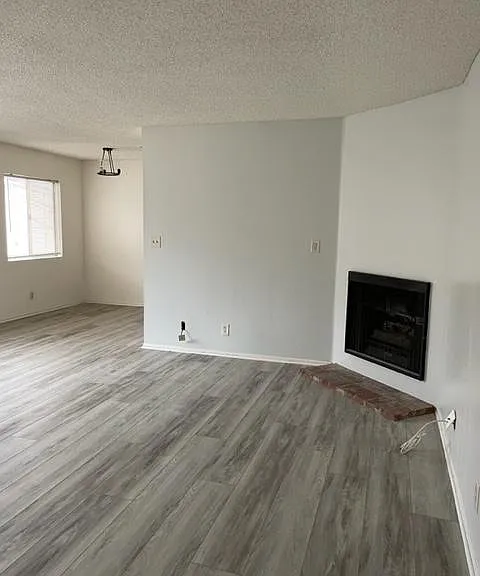 621 E Magnolia Blvd #12 — Photo 9