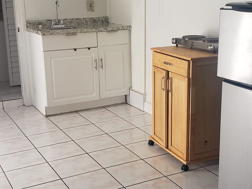 1st image of 2249 Grant St #1