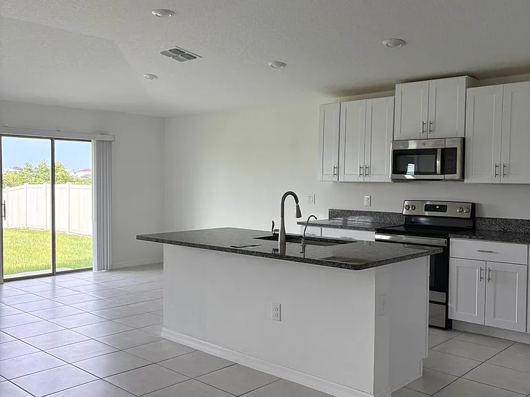 8598 Parsons Hill Blvd — Photo 4