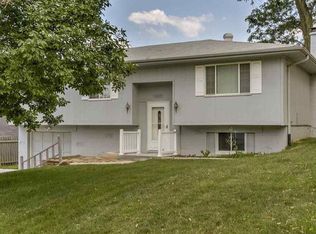 11810 N 157th St, Bennington, NE 68007