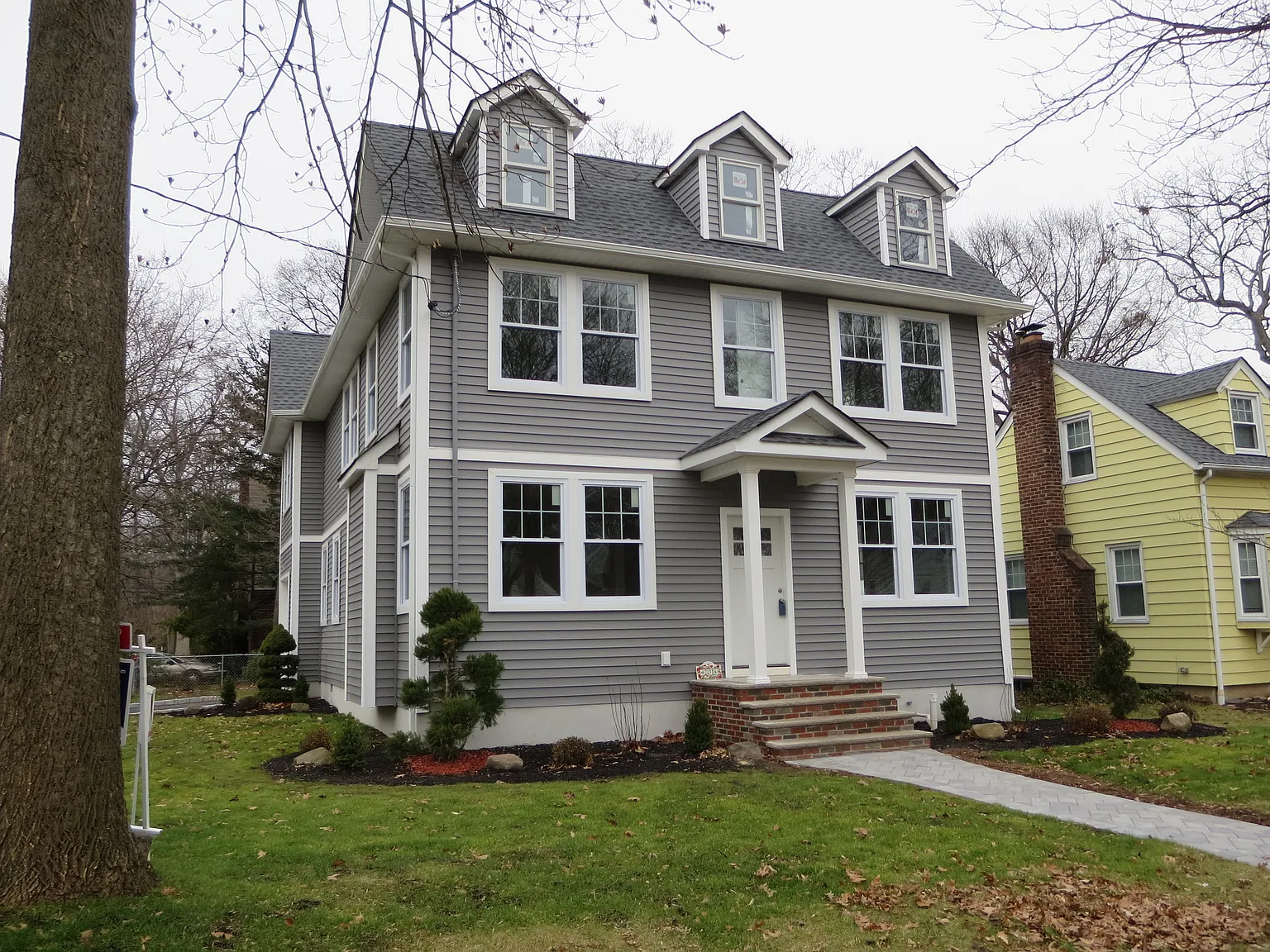 201 Locust Dr photo 1