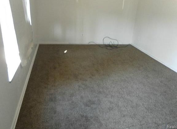 3rd image of 5032 Trowbridge St