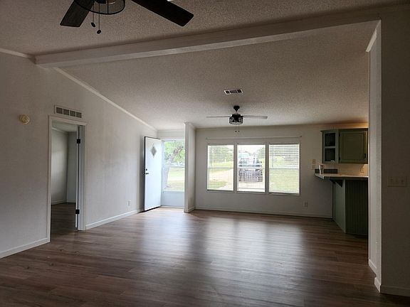 3rd image of 190 Rocky Hill Dr