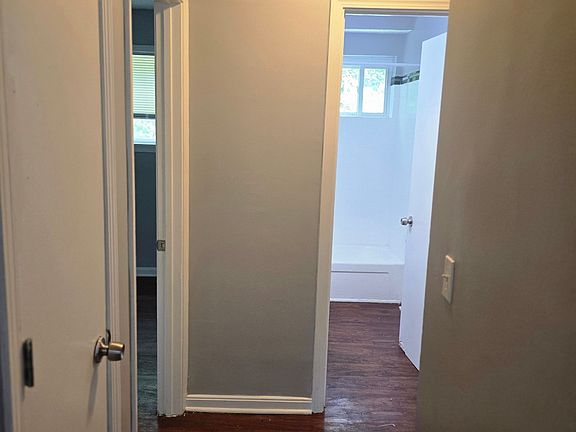 5th image of 1801 Maple Ave APT 4