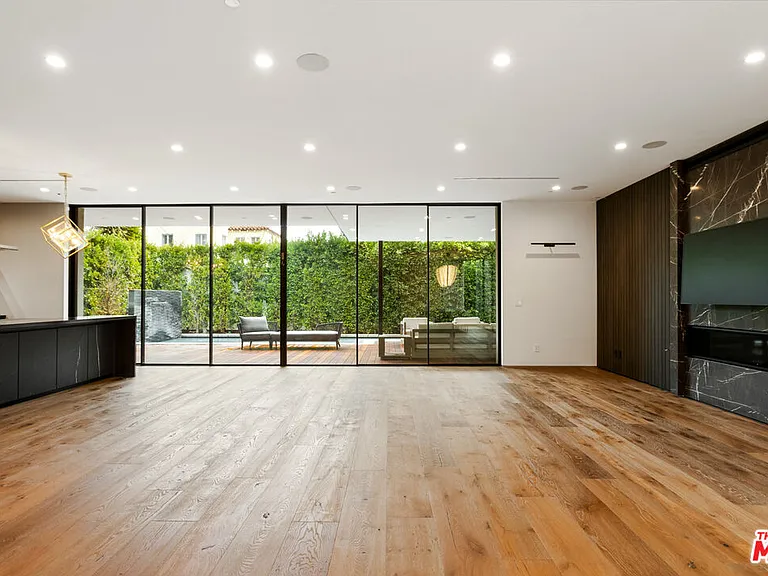 738 N Harper Ave — Photo 10