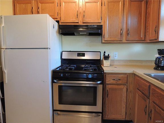 4th image of 5 Lexington Hl Unit 10