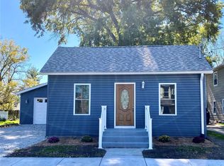 226 E Pearl St, Staunton, IL 62088