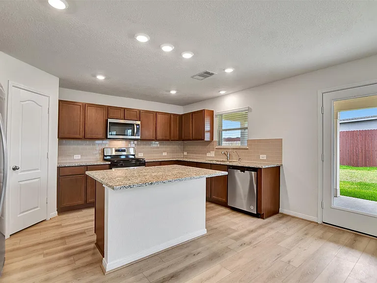 18214 Sessile Oak Dr — Photo 21