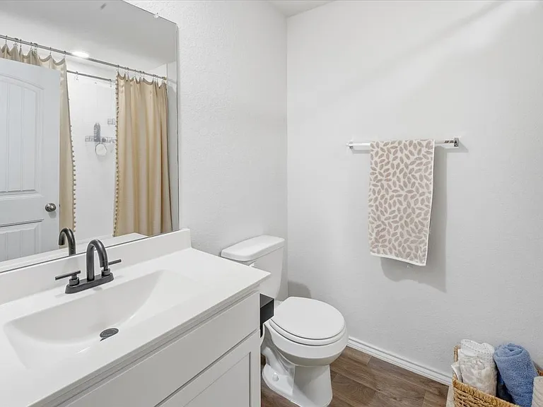 1012 Norway Dr — Photo 11