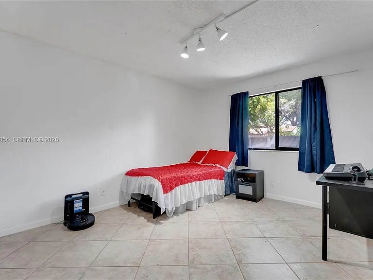 3541 NW 99th Ter #6A — Photo 8