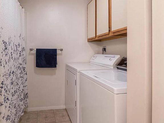3rd image of 17 Blackstone Dr #14