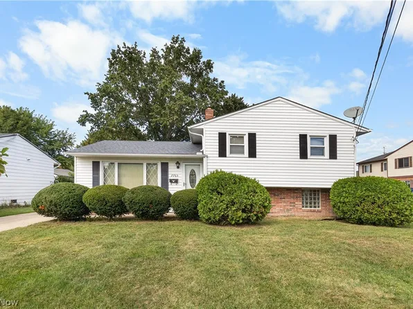 7765 Fern Dr, Mentor On The Lake, OH 44060