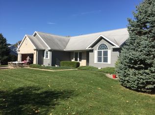 402 Western Ct, Saint Joseph, IL 61873