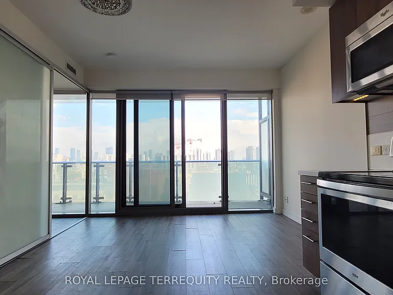 390 Cherry St #1503 — Photo 6