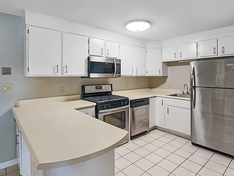 3 New Haven Dr #205 — Photo 4