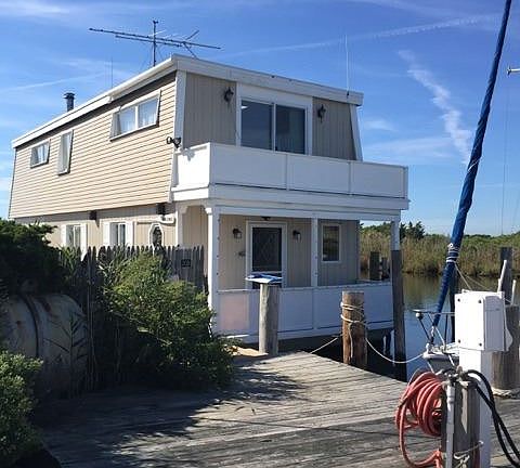 2nd image of 209 Colonial Dr