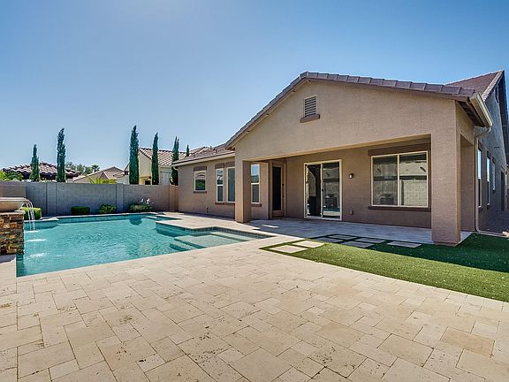 2nd image of 2520 E Iris Dr