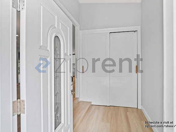3rd image of 1114 Lily Ave