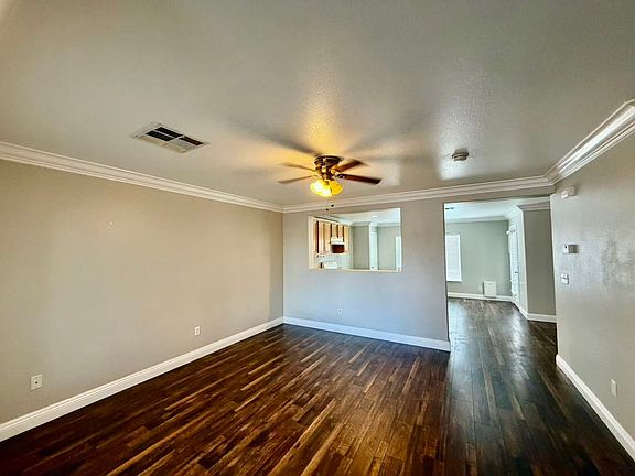 3rd image of 7983 Dutch Villas St