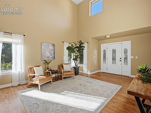 4th image of 2691 Fairway Dr