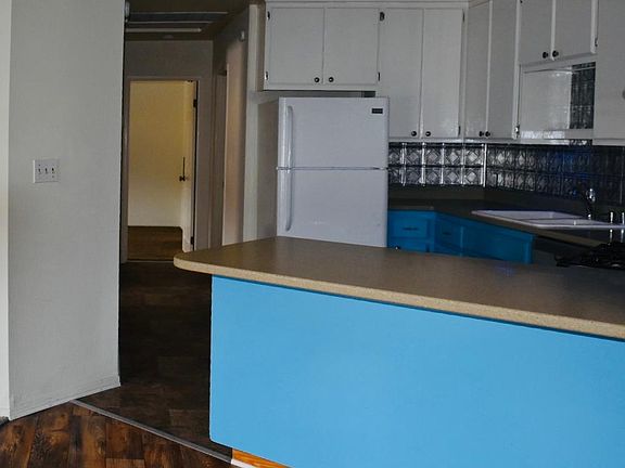 Hallway to Bdr#2 / Bath #2 and Master / Master Bath