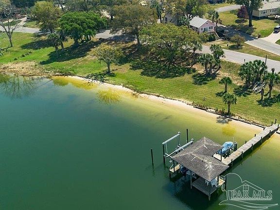 4th image of 902 Bayou Blvd