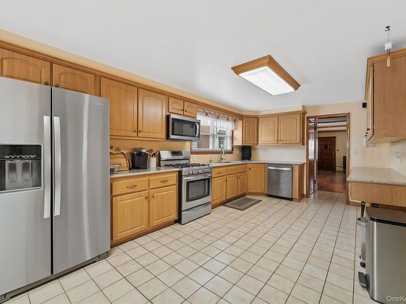 4th image of 50 Lispenard Avenue