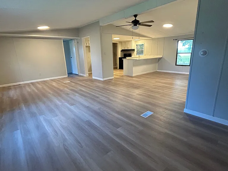 109 Rena Dr — Photo 8