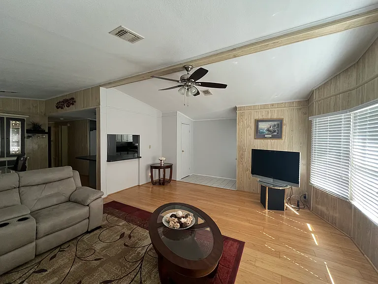 Silver Pines Ave — Photo 8