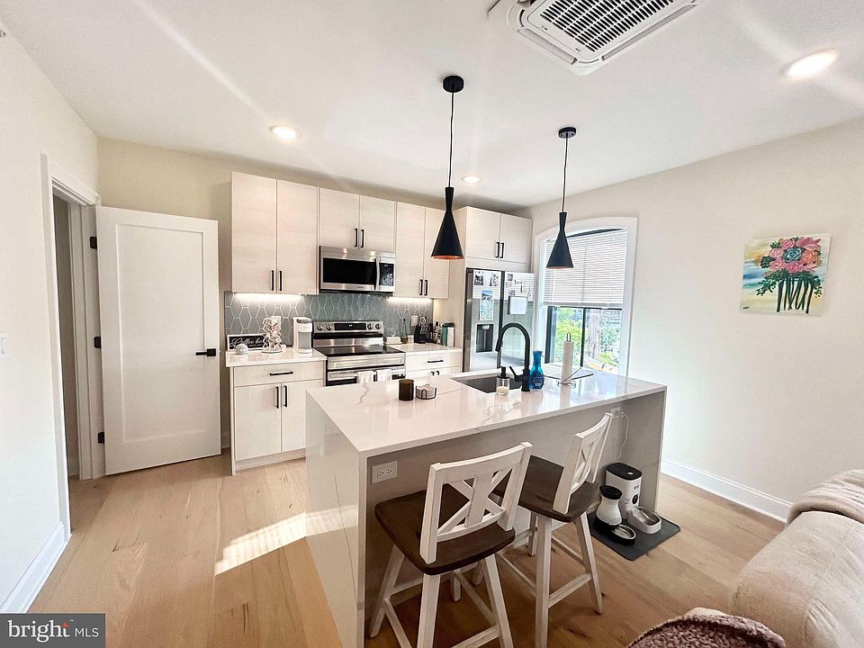1st image of 649 N 15th St #5