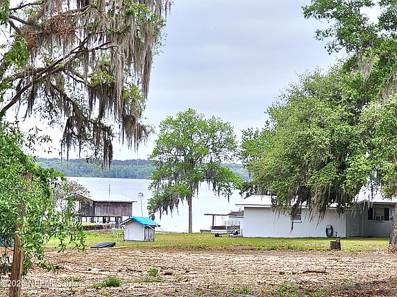 3rd image of 302 RAINBOW Drive