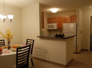 102 Queen Anne Ct APT 34, Weymouth, MA 02189