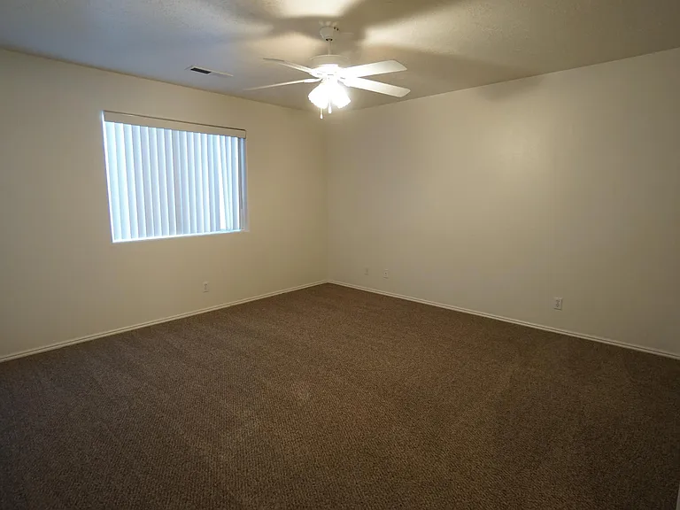 1077 N 1725 W #4 — Photo 5