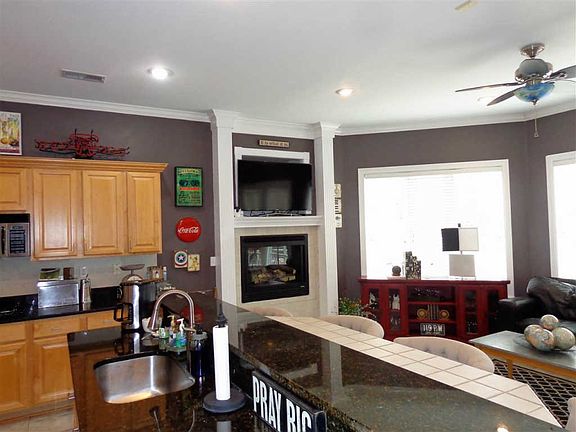 5th image of 8591 Saddlecreek Dr