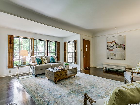 5th image of 140 Castano Ave