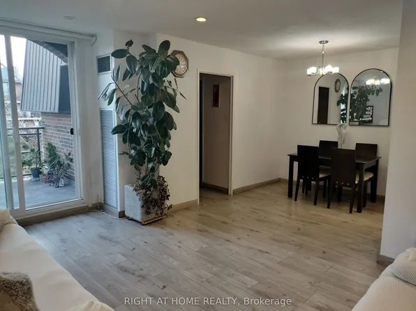 16 B Elgin St #367, Markham, ON L3T 4T4