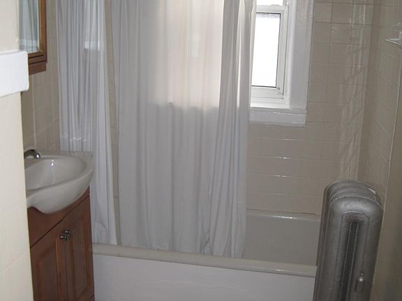 3rd image of 1162 S Oak Park Ave APT 3